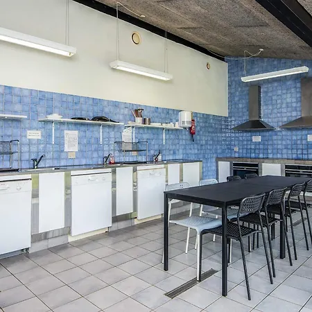 4 Person In * Hampen