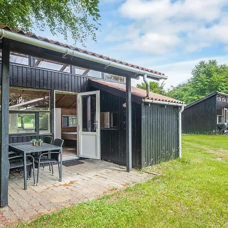 4 Person In * Hampen